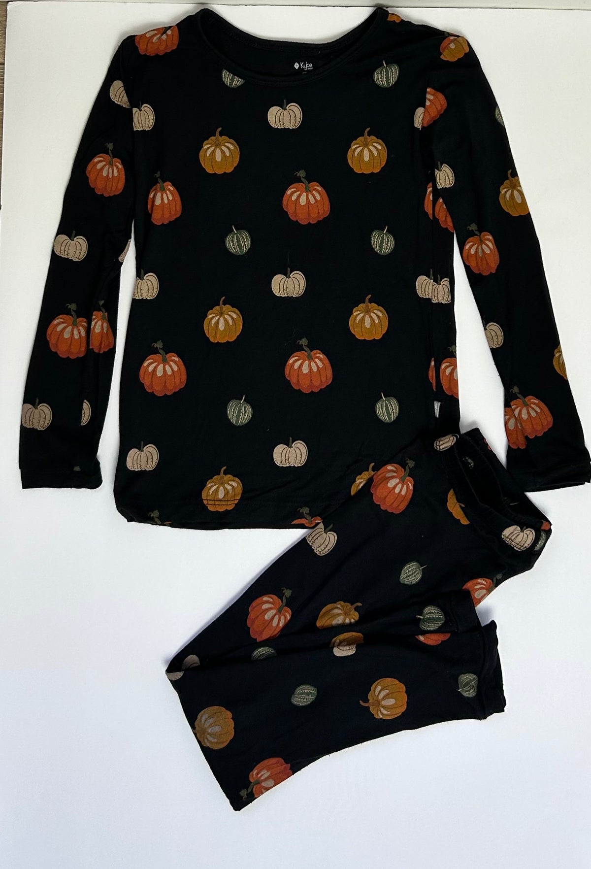 Kyte Baby Black Pumpkin Pajama Set 5T