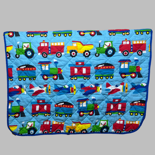 Olive Kids Wildkin  Small Quilt 43 x 59