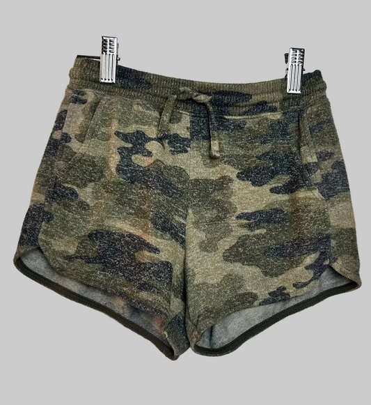 R + R Camouflage Distressed Shorts M (8-10)